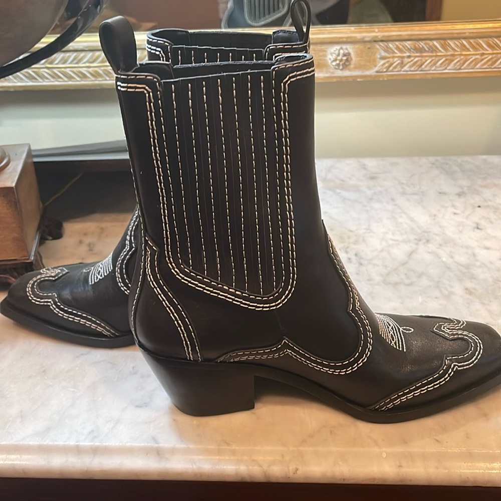 LOEFFLER RANDALL Agnes Western Leather Ankle Boots. Size 8 Worn once